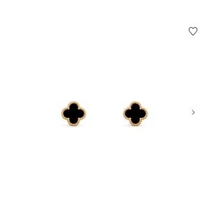 Van Cleef & Arpels Sweet Alhambra Earstuds in Onyx and Yellow Gold